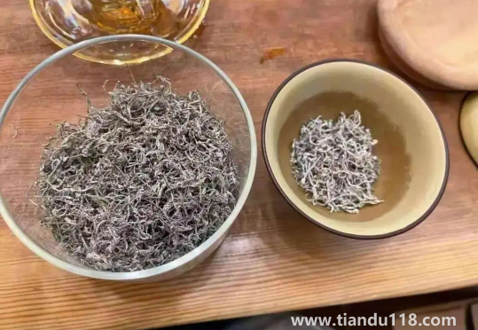 莓茶上的白霜泡了會(huì)掉嗎(莓茶的功效與作用有哪些)(圖3) 莓茶上的白霜泡了會(huì)掉嗎3