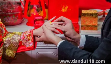結(jié)婚用的行李箱一般買多大（結(jié)婚女方箱子買幾個(gè)）