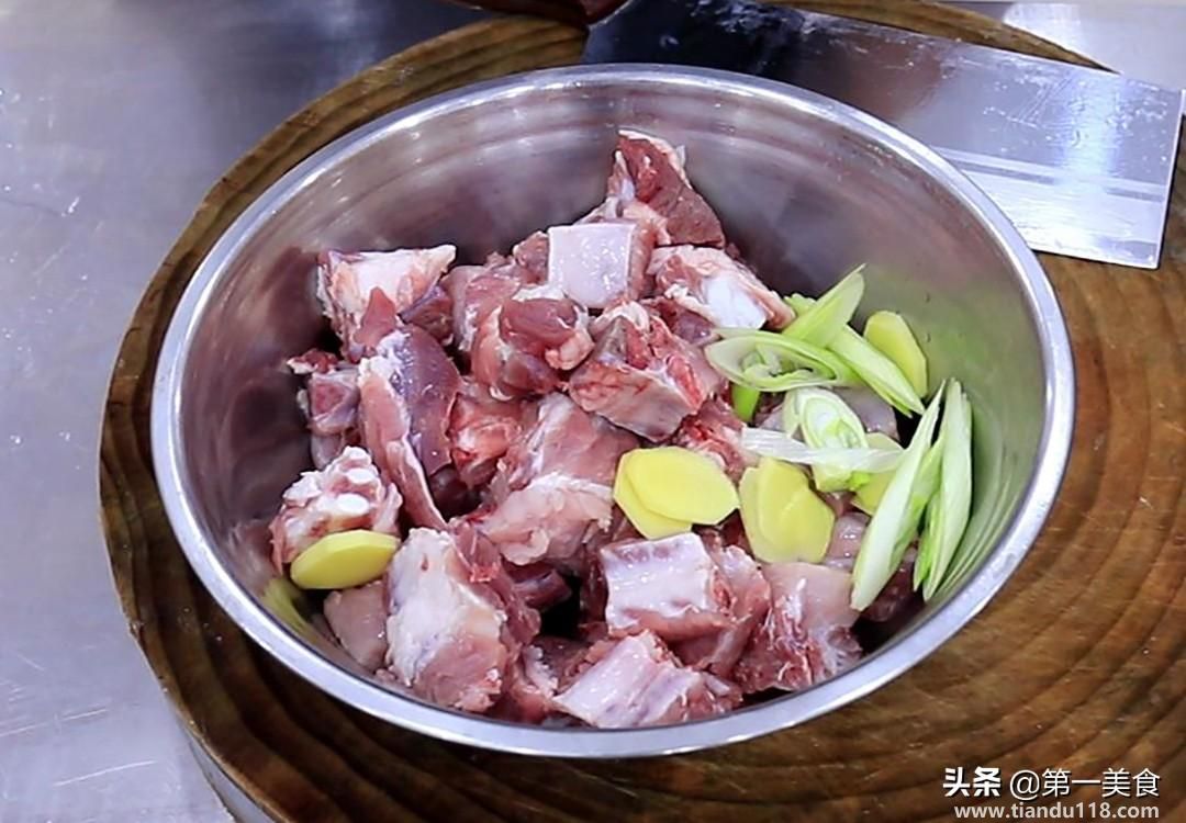 糖醋排骨的做法（糖醋排骨怎么做）(圖2)