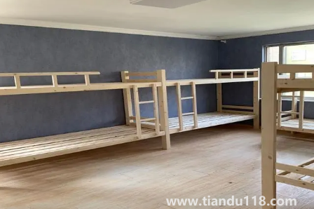大學(xué)宿舍4人間是自己選嗎2