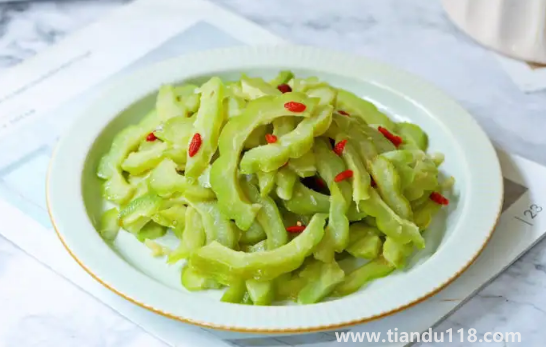 苦瓜怎么炒好吃又不苦還不變色3