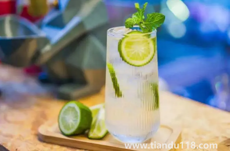 鴨屎香檸檬茶是什么茶底（鴨屎香檸檬茶茶底怎么調(diào)）