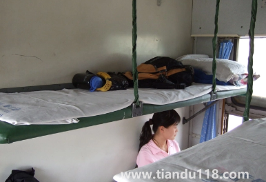 女生坐火車硬臥是上鋪好還是下鋪好20222