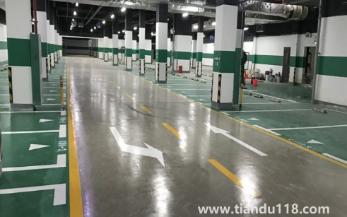 環(huán)氧自流平地面多少錢(qián)一平米1