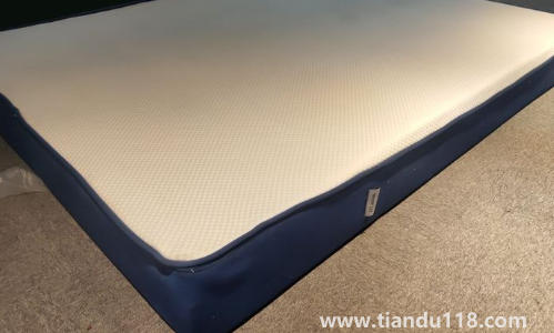 藍(lán)盒子和酒店的床哪個(gè)軟2