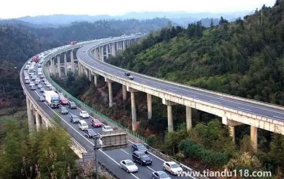 2022國慶節(jié)高速免費(fèi)可以提前上高速嗎（國慶節(jié)公路交通注意事項(xiàng)）