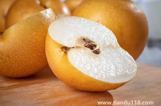 秋月梨和豐水梨哪個(gè)好吃2