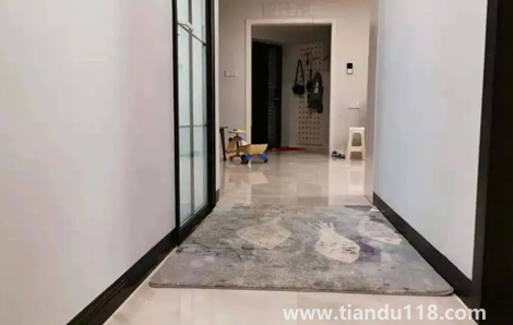 踢腳線要和門套顏色一樣嗎（裝修的時候有必要做踢腳線嗎）