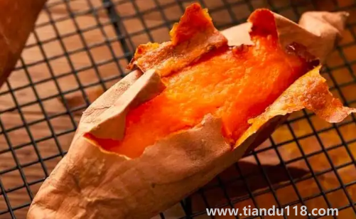 空氣炸鍋烤紅薯需要切開(kāi)嗎2