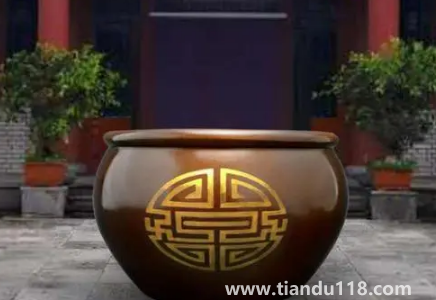銅的小招財(cái)缸怎樣擺放(銅缸擺放的風(fēng)水吉位在哪)(圖3) 銅的小招財(cái)缸怎樣擺放3