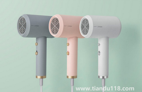 吹風(fēng)機第一次用冒煙是為什么2