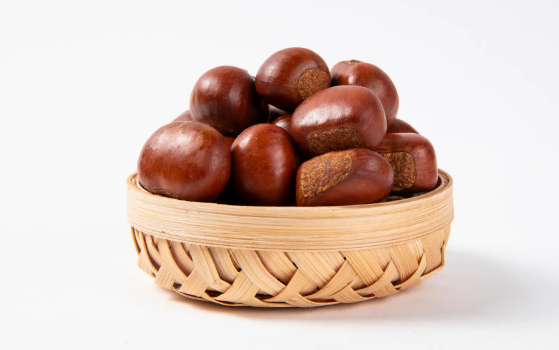 水煮板栗放糖還是放鹽好吃（水煮板栗要開(kāi)口嗎）