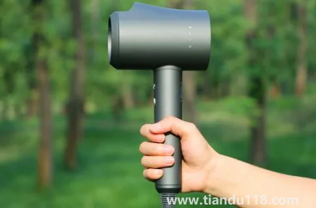 吹風(fēng)機(jī)有必要買貴的嗎（吹風(fēng)機(jī)哪個(gè)品牌好適合家用）