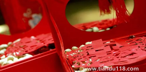 女兒結(jié)婚媽媽穿什么衣服合適3