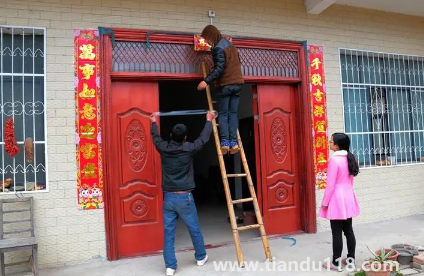 2023過小年能貼春聯(lián)嗎(春聯(lián)一般什么時候貼)(圖1) 2023過小年能貼春聯(lián)嗎1