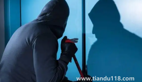 小偷進屋偷吃過期食品死了誰負責3