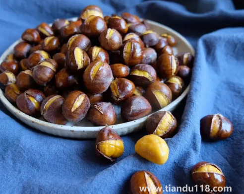 帶殼的板栗怎么煮好吃又簡單2