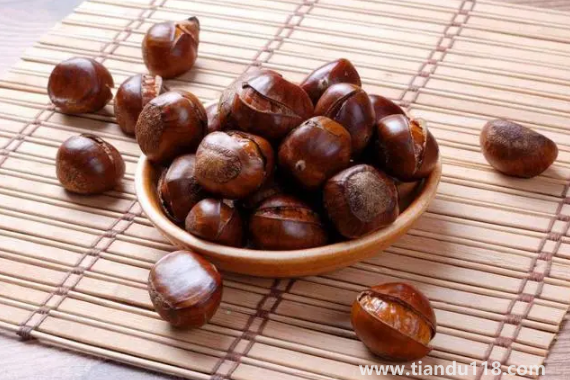 炒板栗開(kāi)口好還是不開(kāi)口好吃2