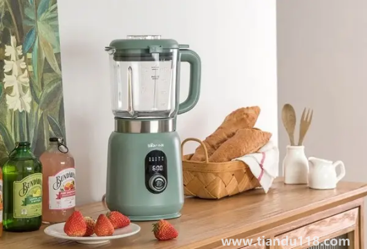 破壁機(jī)絞肉用研磨杯還是冷打杯（使用破壁機(jī)需要注意哪些方面）