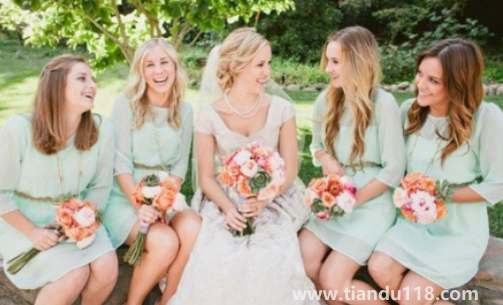 伴娘服是租好還是買好3