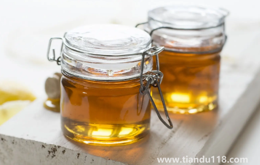 蜂蜜冬天不結晶是假的嗎（蜂蜜結晶了還能吃嗎）