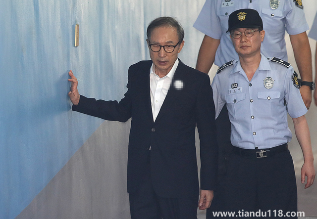 韓國(guó)前總統(tǒng)李明博出獄待遇慘淡（沒養(yǎng)老金，不配司機(jī)，無秘書）