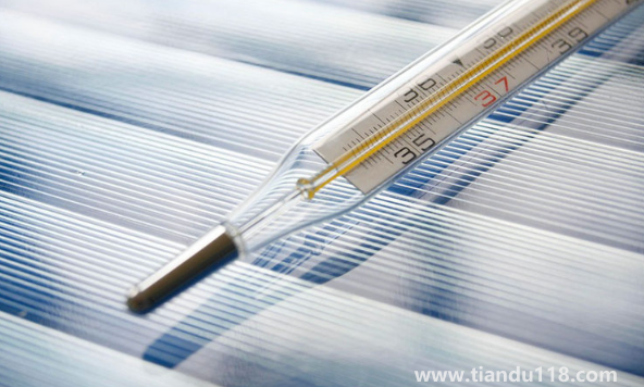 耳溫槍和水銀溫度計(jì)哪個(gè)準(zhǔn)確（水銀體溫計(jì)怎么使用）