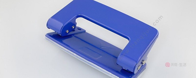 得力打孔機使用方法