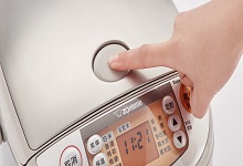 電飯煲蛋糕糊底怎么辦 電飯煲蛋糕為什么會(huì)糊底