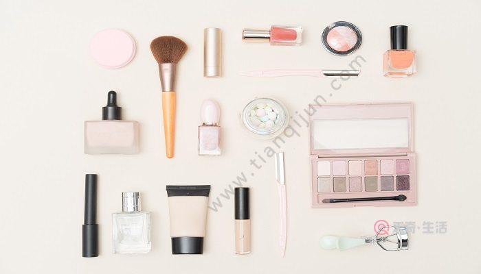 橘色眼影配什么口紅 橘色眼影配哪種色口紅(圖3) 橘色眼影配什么口紅