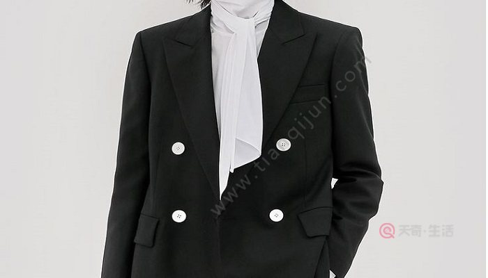 微胖的人適合穿小西裝嗎